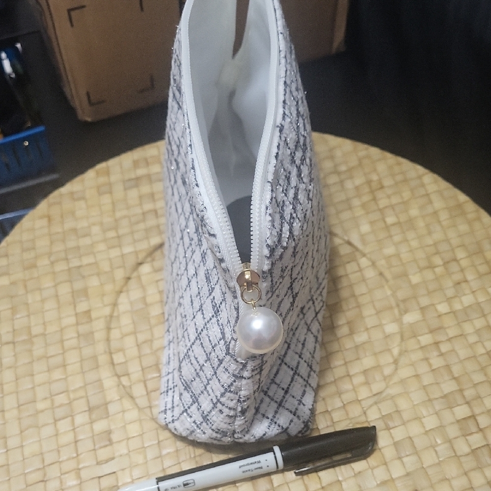 Plaid Cosmetic Bag with Zipper - Picture 2 of 5